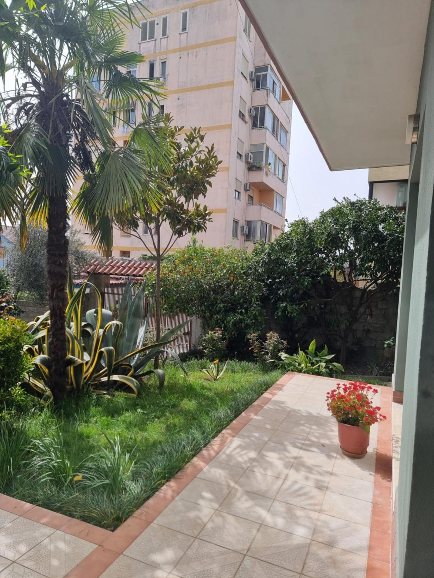 Dentart&apartments Apartamento Tirana